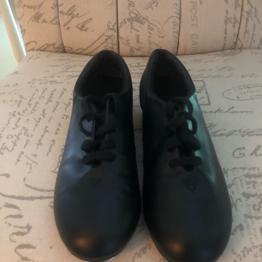 Capezio black Lace-Up Tap Dance Shoes
Size 6 1/2 Great used condition. - Picture 2 of 3